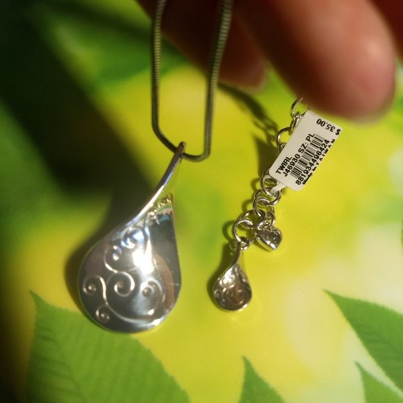 Brighton silver 3D tear drop pendant with engraved swirl NWT - Picture 2 of 5